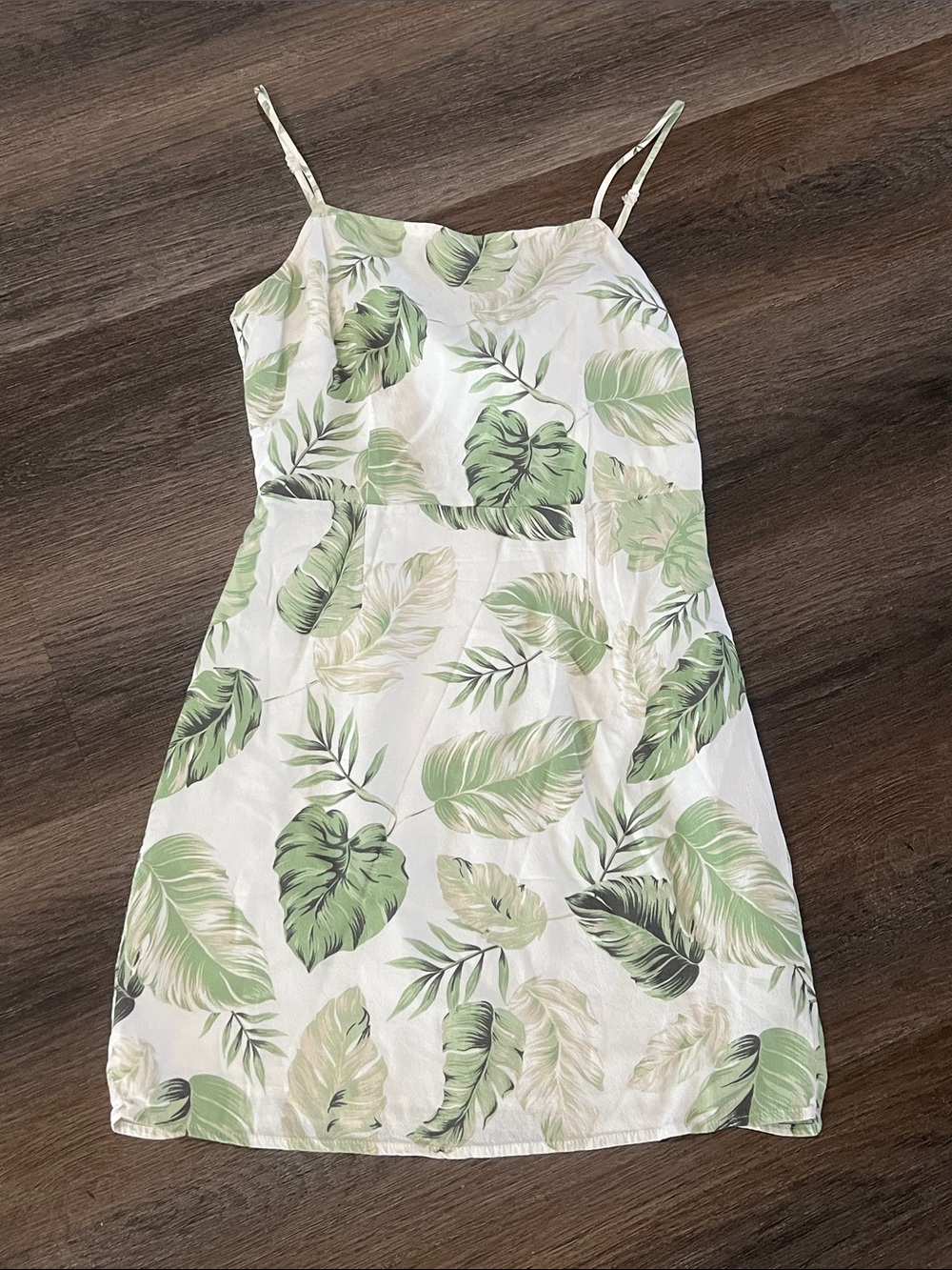 (17) Dynamite leaf print summer dress - Picture 3 of 7